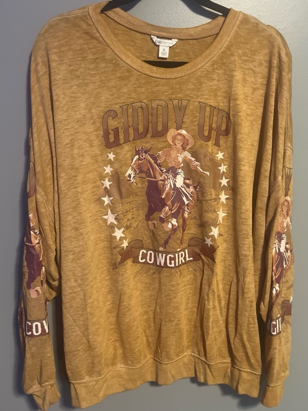 Cato Mustard Crewneck Graphic Tee